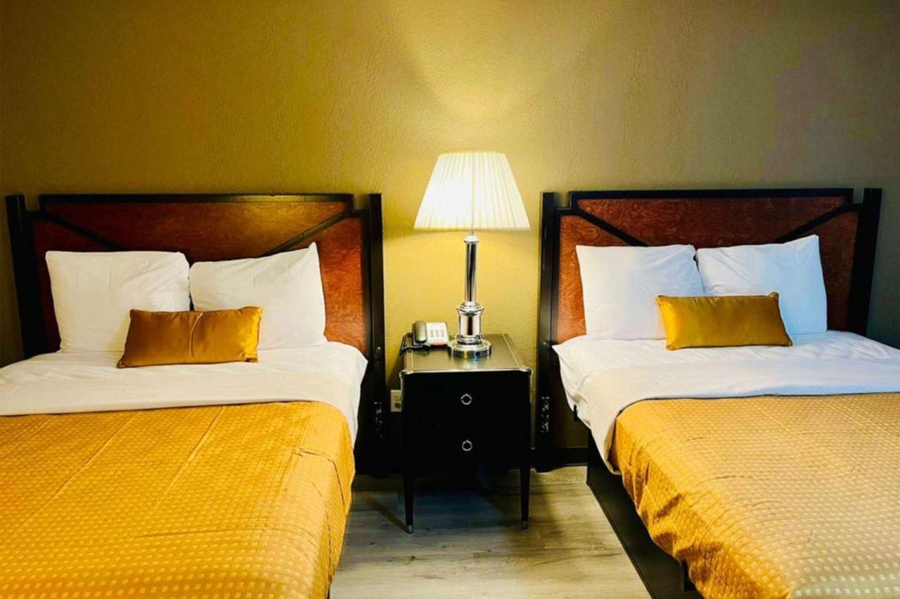Super 8 By Wyndham Benton Harbor St Joseph Otel Dış mekan fotoğraf
