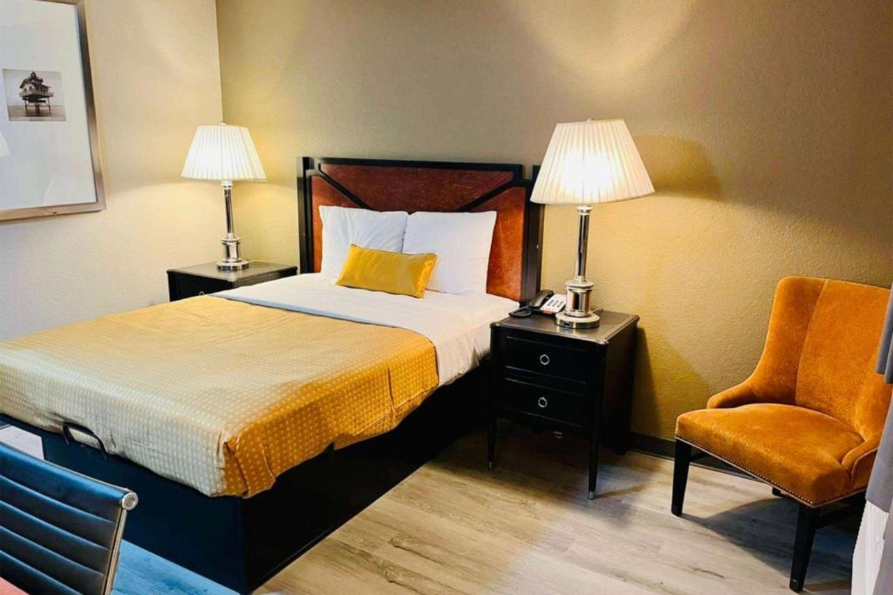 Super 8 By Wyndham Benton Harbor St Joseph Otel Dış mekan fotoğraf