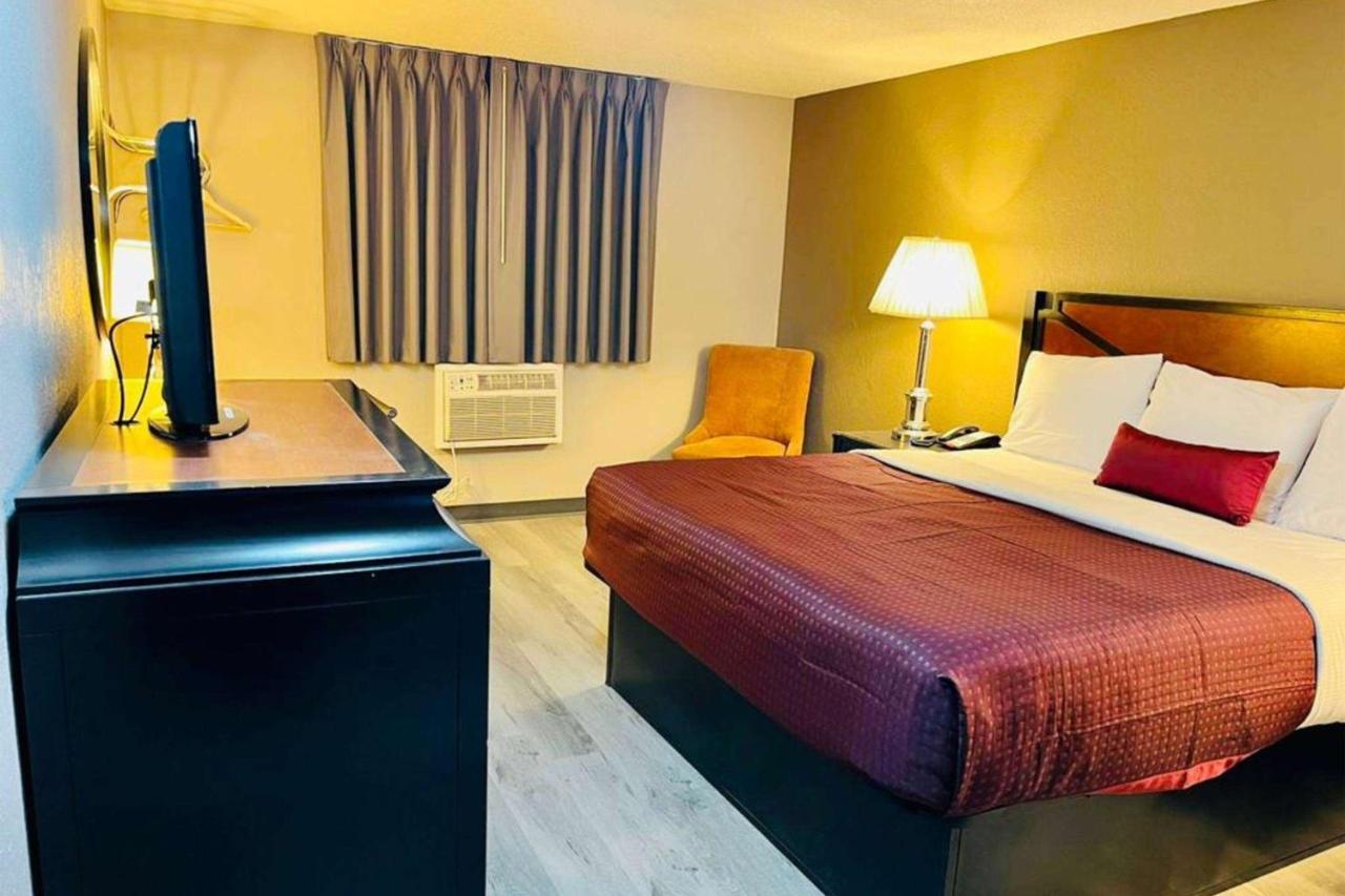 Super 8 By Wyndham Benton Harbor St Joseph Otel Dış mekan fotoğraf