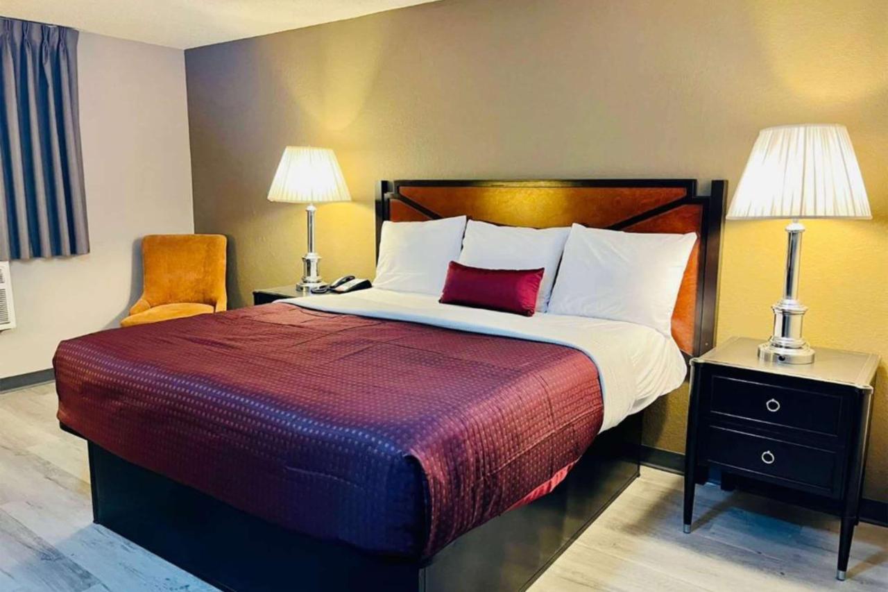 Super 8 By Wyndham Benton Harbor St Joseph Otel Dış mekan fotoğraf