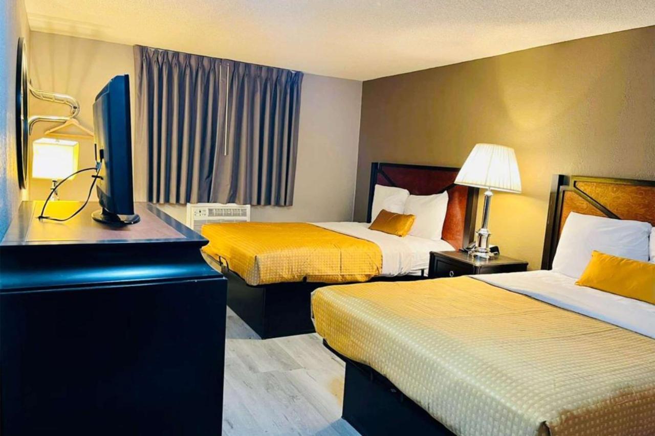 Super 8 By Wyndham Benton Harbor St Joseph Otel Dış mekan fotoğraf
