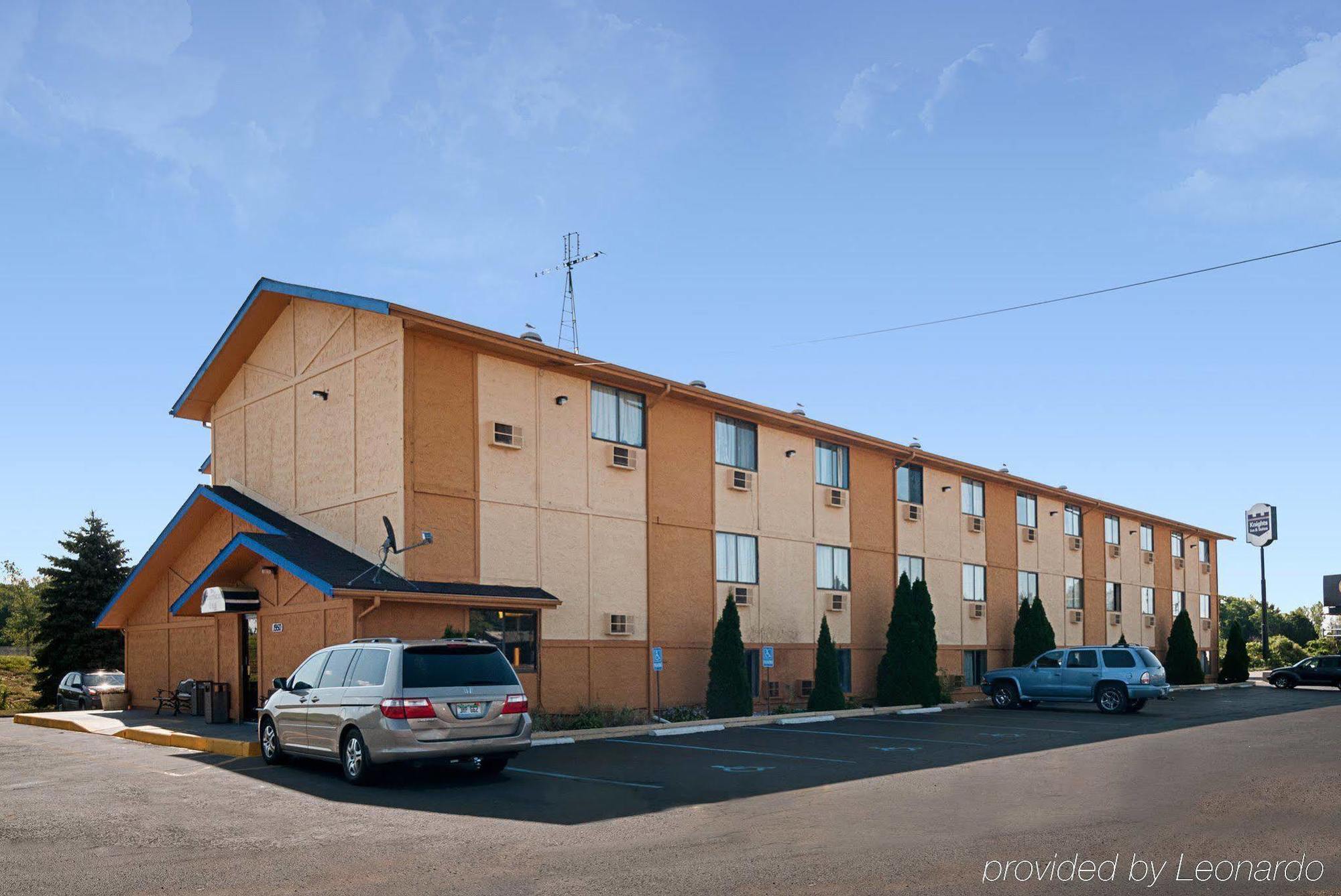 Super 8 By Wyndham Benton Harbor St Joseph Otel Dış mekan fotoğraf