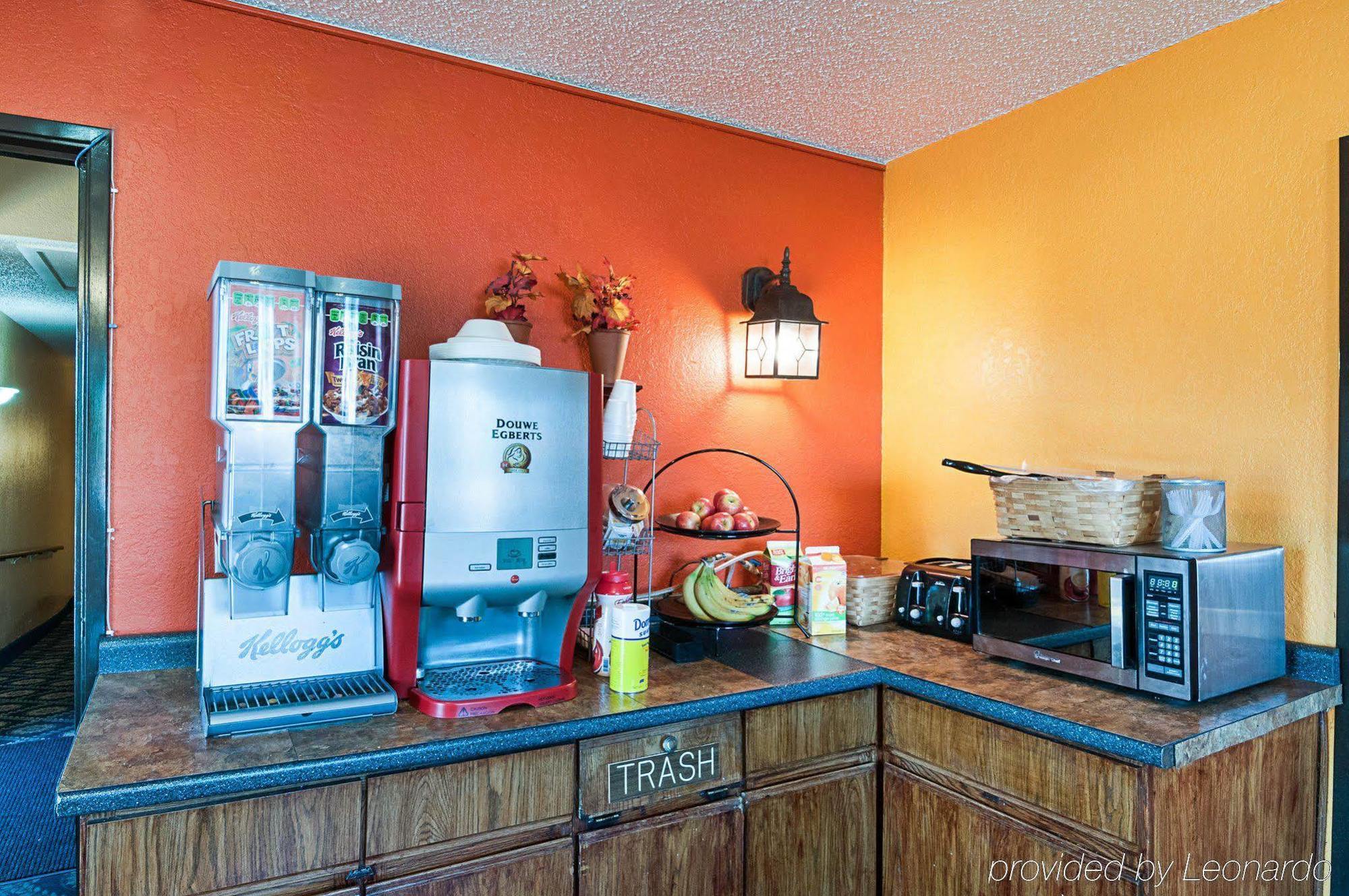 Super 8 By Wyndham Benton Harbor St Joseph Otel Dış mekan fotoğraf